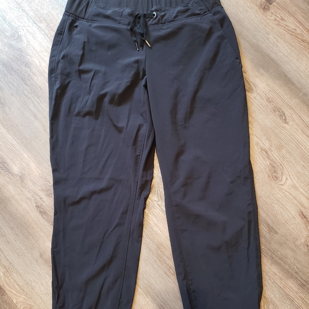 Women's Athleta cropped pants
